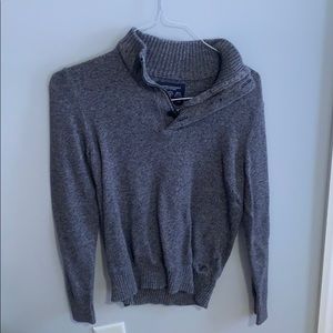 american eagle sweater. athletic fit